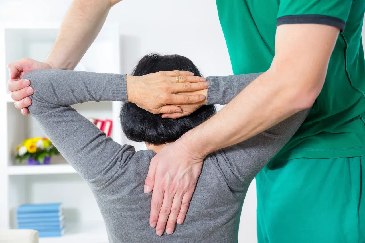 Finding it hard to manage shoulder pain? so follow this treatment